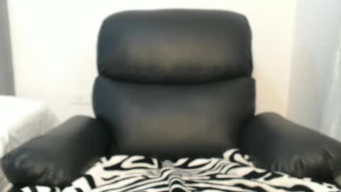 Lola online show from March 2025 08:14:02 PM