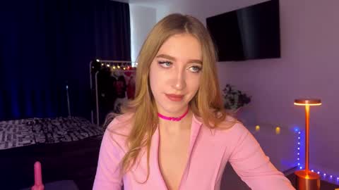 Snapshot of lolarosy chatting on March 2026 08:40:02 AM hi im Lola nice to meet you online show from March 2026 08:40:02 AM