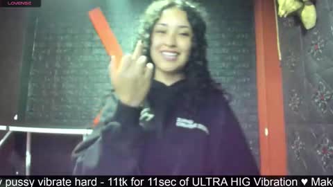 Snapshot of lolaxxxperiience chatting on March 2026 02:01:01 PM Lola online show from March 2026 02:01:01 PM