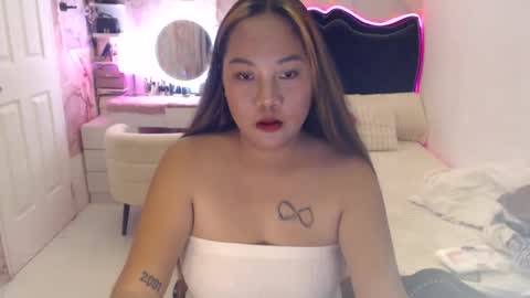 Snapshot of lolly_holii chatting on May 2026 09:49:02 AM lolly_holii online show from May 2026 09:49:02 AM