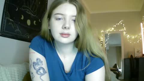 Snapshot of lollylol11 chatting on December 2024 02:35:01 AM Lilly online show from December 2024 02:35:01 AM