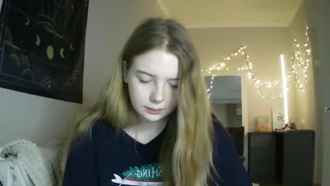 Snapshot of lollylol11 chatting on December 2024 05:11:01 PM Lilly online show from December 2024 05:11:01 PM