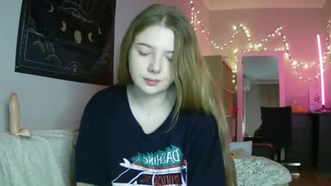 Snapshot of lollylol11 chatting on December 2024 04:14:02 PM Lilly online show from December 2024 04:14:02 PM