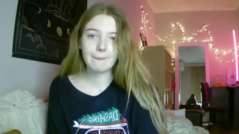 Snapshot of lollylol11 chatting on December 2024 07:16:02 PM Lilly online show from December 2024 07:16:02 PM