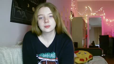 Snapshot of lollylol11 chatting on December 2024 10:20:01 PM Lilly online show from December 2024 10:20:01 PM