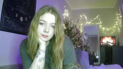 Snapshot of lollylol11 chatting on December 2024 10:13:01 PM Lilly online show from December 2024 10:13:01 PM