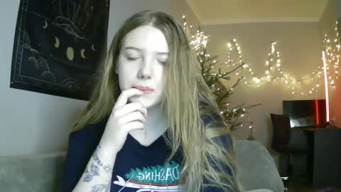 Snapshot of lollylol11 chatting on January 2025 04:14:02 PM Lilly online show from January 2025 04:14:02 PM