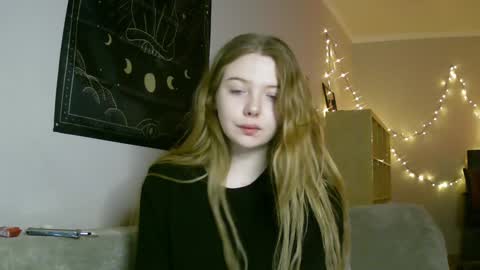 Snapshot of lollylol11 chatting on January 2025 08:05:02 PM Lilly online show from January 2025 08:05:02 PM