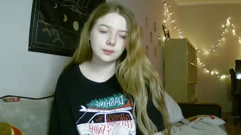 Snapshot of lollylol11 chatting on January 2025 06:27:01 PM Lilly online show from January 2025 06:27:01 PM