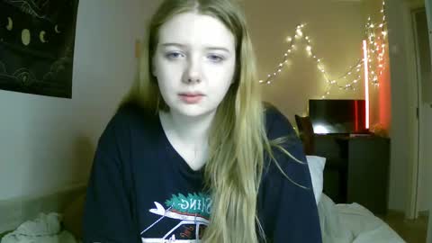 Snapshot of lollylol11 chatting on January 2025 09:50:01 PM Lilly online show from January 2025 09:50:01 PM