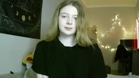 Snapshot of lollylol11 chatting on January 2025 01:08:01 AM Lilly online show from January 2025 01:08:01 AM