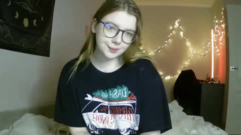Snapshot of lollylol11 chatting on January 2025 04:26:01 AM Lilly online show from January 2025 04:26:01 AM