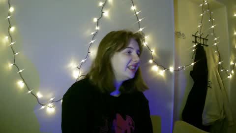 Snapshot of lollylol11 chatting on February 2025 11:45:01 PM Lilly online show from February 2025 11:45:01 PM
