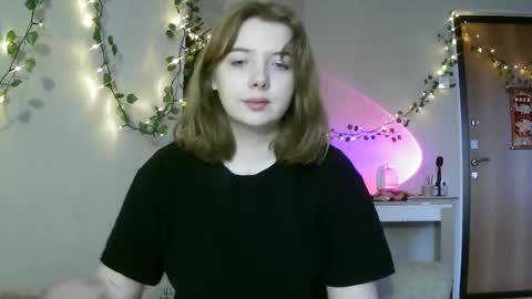 Snapshot of lollylol11 chatting on February 2025 02:43:02 PM Lilly online show from February 2025 02:43:02 PM