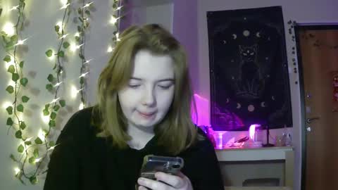 Snapshot of lollylol11 chatting on February 2025 10:03:01 PM Lilly online show from February 2025 10:03:01 PM