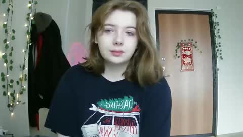 Snapshot of lollylol11 chatting on February 2025 07:12:02 AM Lilly online show from February 2025 07:12:02 AM