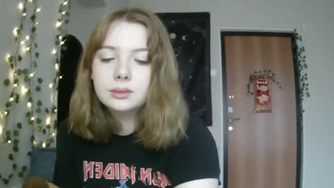 Snapshot of lollylol11 chatting on March 2025 02:02:02 PM Lilly online show from March 2025 02:02:02 PM