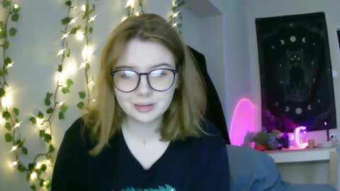 Snapshot of lollylol11 chatting on March 2025 02:26:01 PM Lilly online show from March 2025 02:26:01 PM
