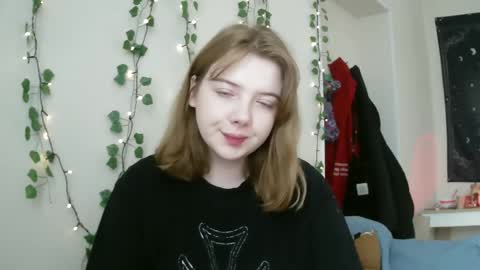 Snapshot of lollylol11 chatting on March 2025 10:18:02 AM Lilly online show from March 2025 10:18:02 AM