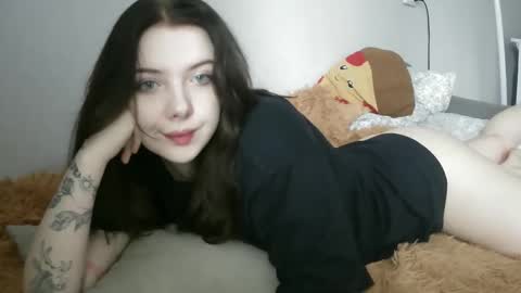 Snapshot of lollylol11 chatting on October 2025 08:57:01 AM Lilly online show from October 2025 08:57:01 AM