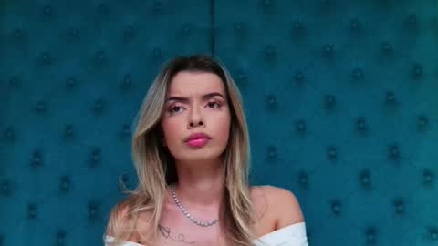 Lolly. online show from December 2025 07:19:02 PM