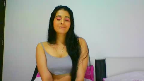 estehfania online show from December 2024 08:18:01 PM