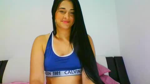 estehfania online show from January 2025 11:45:02 PM