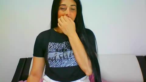 estehfania online show from February 2025 10:32:01 PM