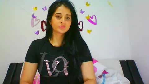 estehfania online show from February 2025 01:02:02 AM