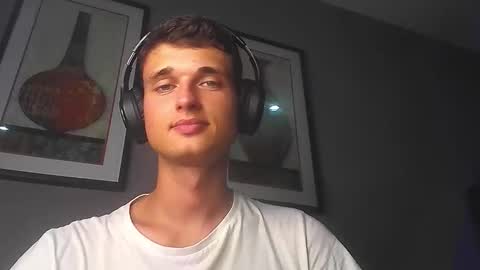 Snapshot of london_tomy chatting on March 2026 03:43:01 AM london_tomy online show from March 2026 03:43:01 AM