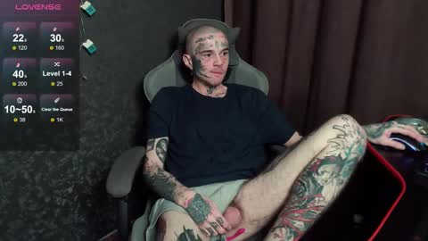 Snapshot of lone1ycrystal chatting on October 2025 03:09:02 PM Chris online show from October 2025 03:09:02 PM