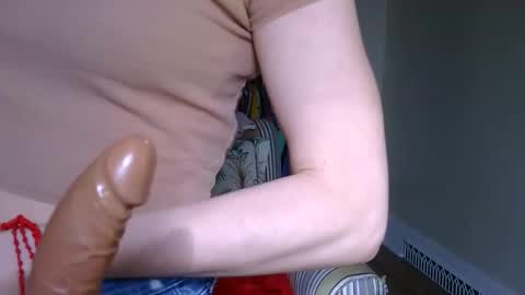 Snapshot of longlegstammy chatting on April 2026 01:59:01 PM Cutenurse91 online show from April 2026 01:59:01 PM