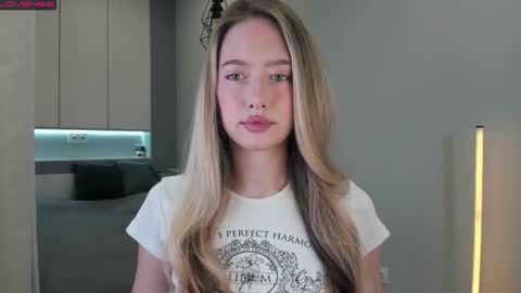 Snapshot of longoriaeva chatting on October 2025 07:39:01 AM Eva online show from October 2025 07:39:01 AM