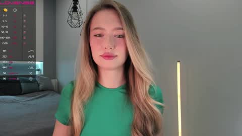 Snapshot of longoriaeva chatting on December 2025 03:30:02 PM Eva online show from December 2025 03:30:02 PM