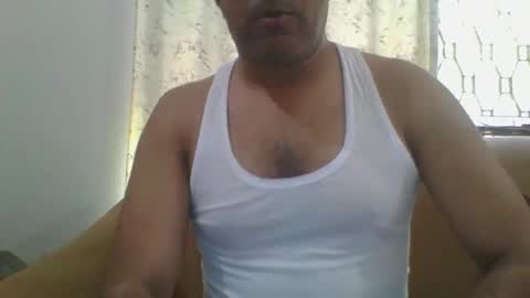 Snapshot of longthick1985 chatting on April 2026 06:29:02 AM Lleida-man online show from April 2026 06:29:02 AM