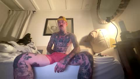 Snapshot of longwalksonthebeach69 chatting on February 2026 07:51:01 AM longwalksonthebeach69 online show from February 2026 07:51:01 AM