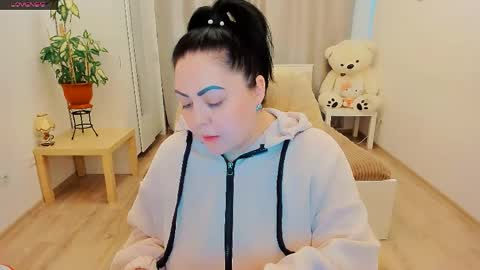 Nina online show from April 2026 01:20:01 PM