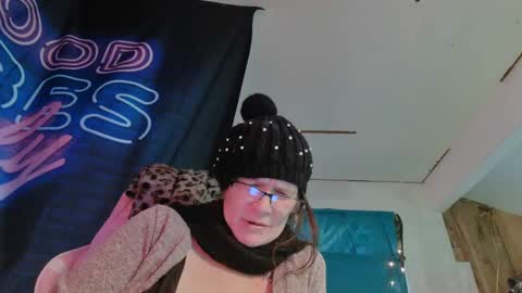 Londoncashmere69  online show from December 2024 06:50:01 PM