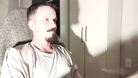 Snapshot of lookaz4010 chatting on October 2025 11:04:02 PM Lucas online show from October 2025 11:04:02 PM