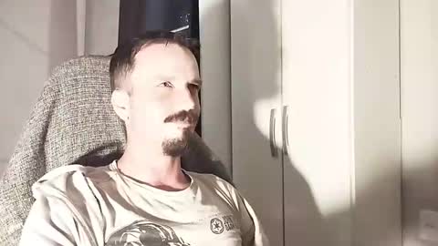 Snapshot of lookaz4010 chatting on October 2025 07:14:01 PM Lucas online show from October 2025 07:14:01 PM