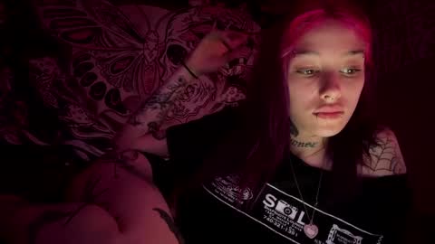 lookingforlona online show from September 2025 04:56:02 PM