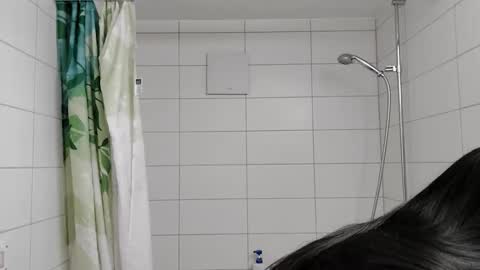 Snapshot of loolaunshaved chatting on November 2025 03:36:01 PM loolaunshaved online show from November 2025 03:36:01 PM