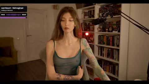 loony_moony online show from February 2026 10:45:02 AM