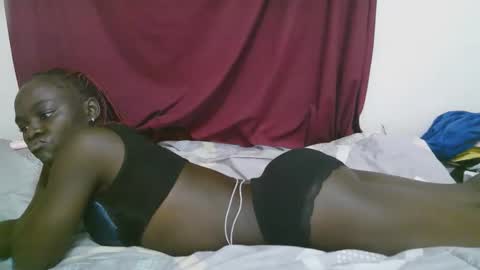 lora_amor online show from September 2025 03:14:01 PM