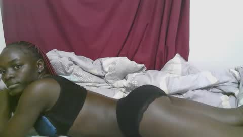 lora_amor online show from September 2025 04:14:02 AM