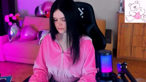 Lora Cain online show from February 2025 02:19:02 PM