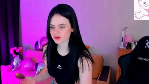 Lora Cain online show from February 2025 05:24:01 PM