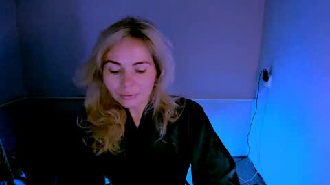 Lora online show from April 2026 02:18:01 AM