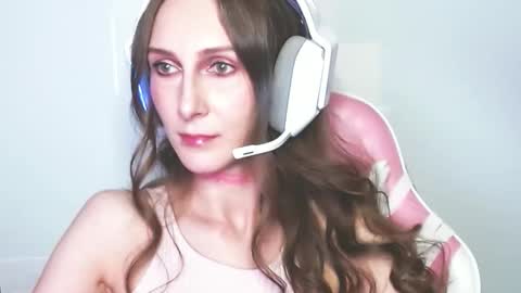 Snapshot of loravinaa chatting on April 2026 01:36:01 AM Lora online show from April 2026 01:36:01 AM