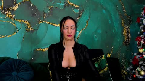 Miss online show from December 2024 12:13:01 PM